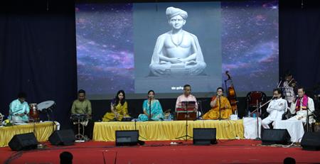 पुण्यात भारतरत्न लता दीनानाथ मंगेशकर स्मृती समारोह व लता मंगेशकर वैद्यक रत्न पुरस्कार वितरण सोहळा संपन्न