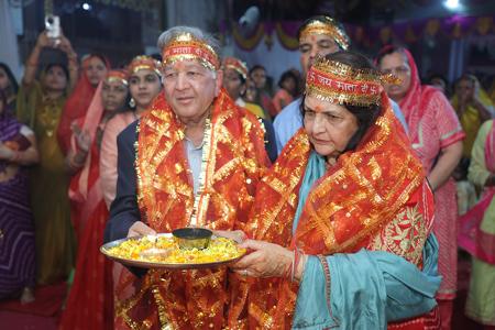 गुप्ता परिवार द्वारा भव्य विशाल माता की चौकी संपन्न