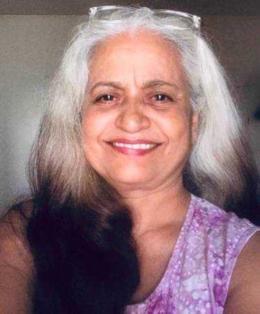 “A Floral Reverie” Solo Show Of Paintings By Eminent Artist Neena Bidikar At Jehangir Art Gallery